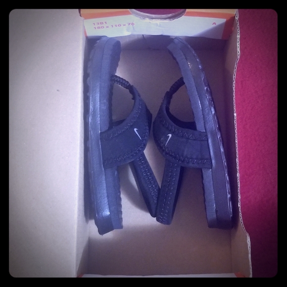 nike slides for infants